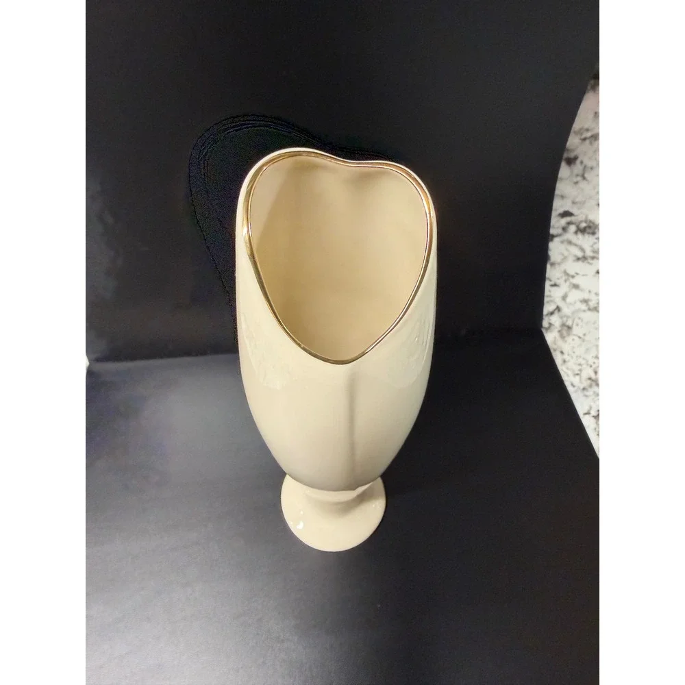 Lenox Ivory Fine China Bud Vase Gold Trim Heart Shape Rim 8 Inch Made in‎ USA